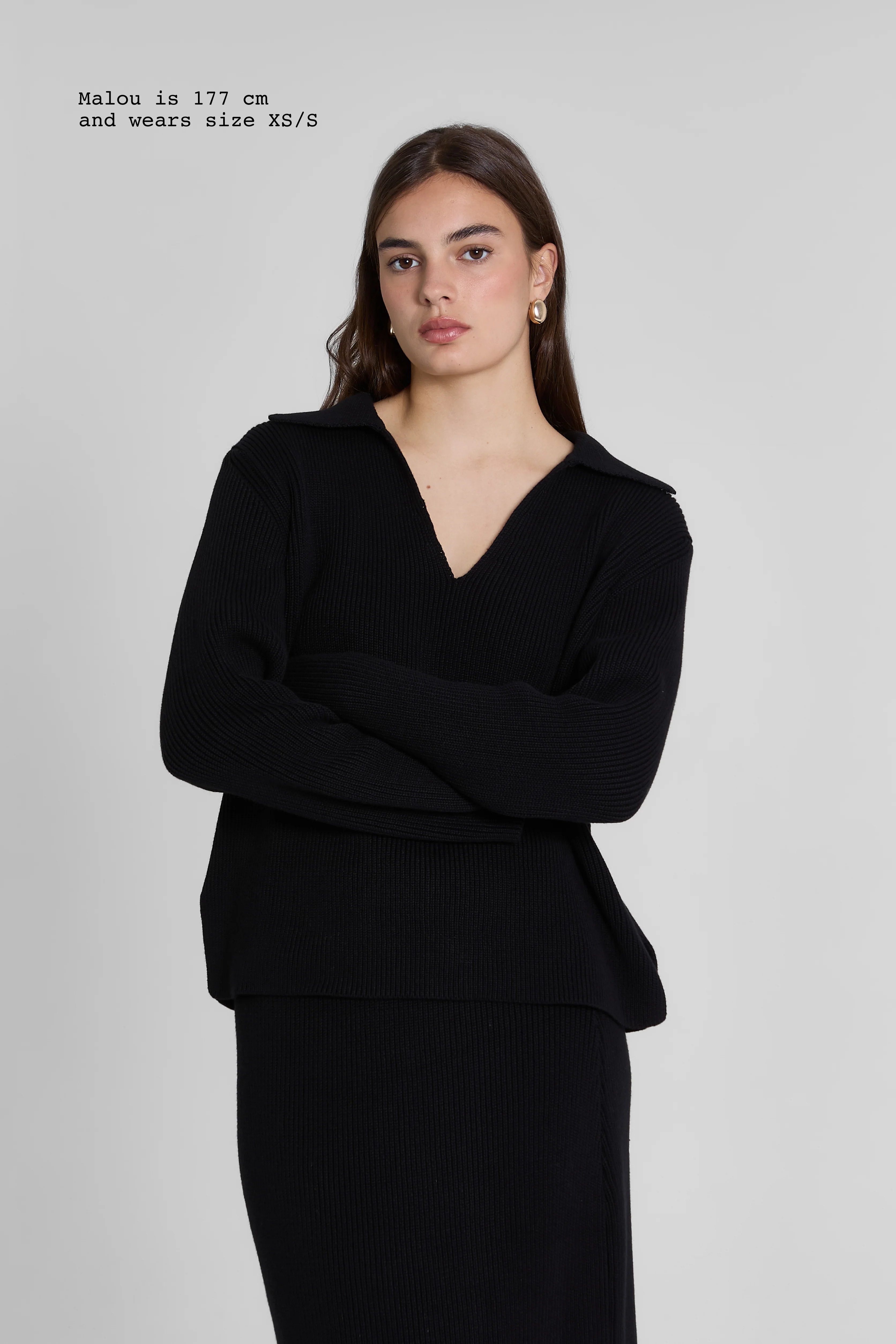 KNIT V-NECK - Image 11