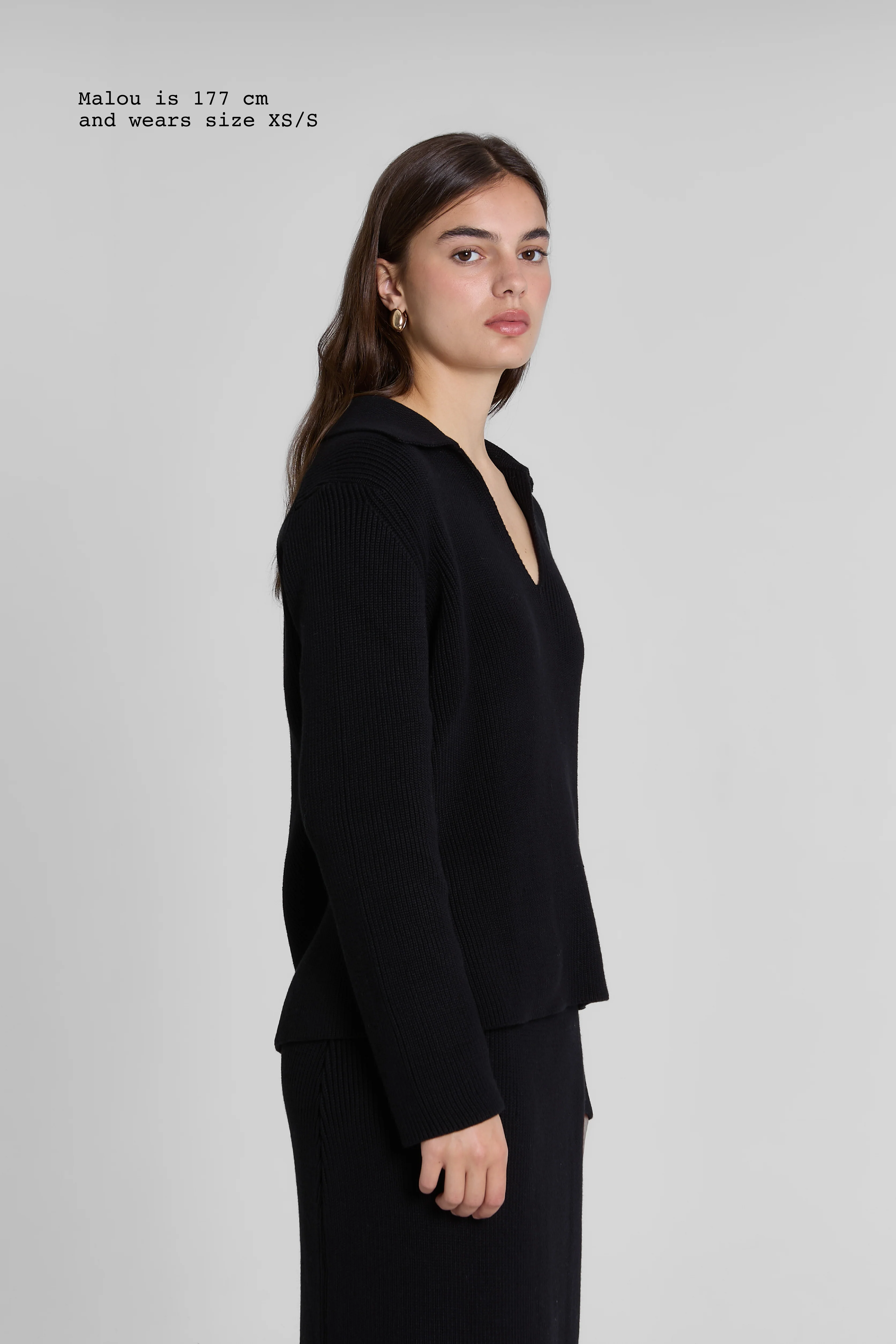 KNIT V-NECK - Image 12