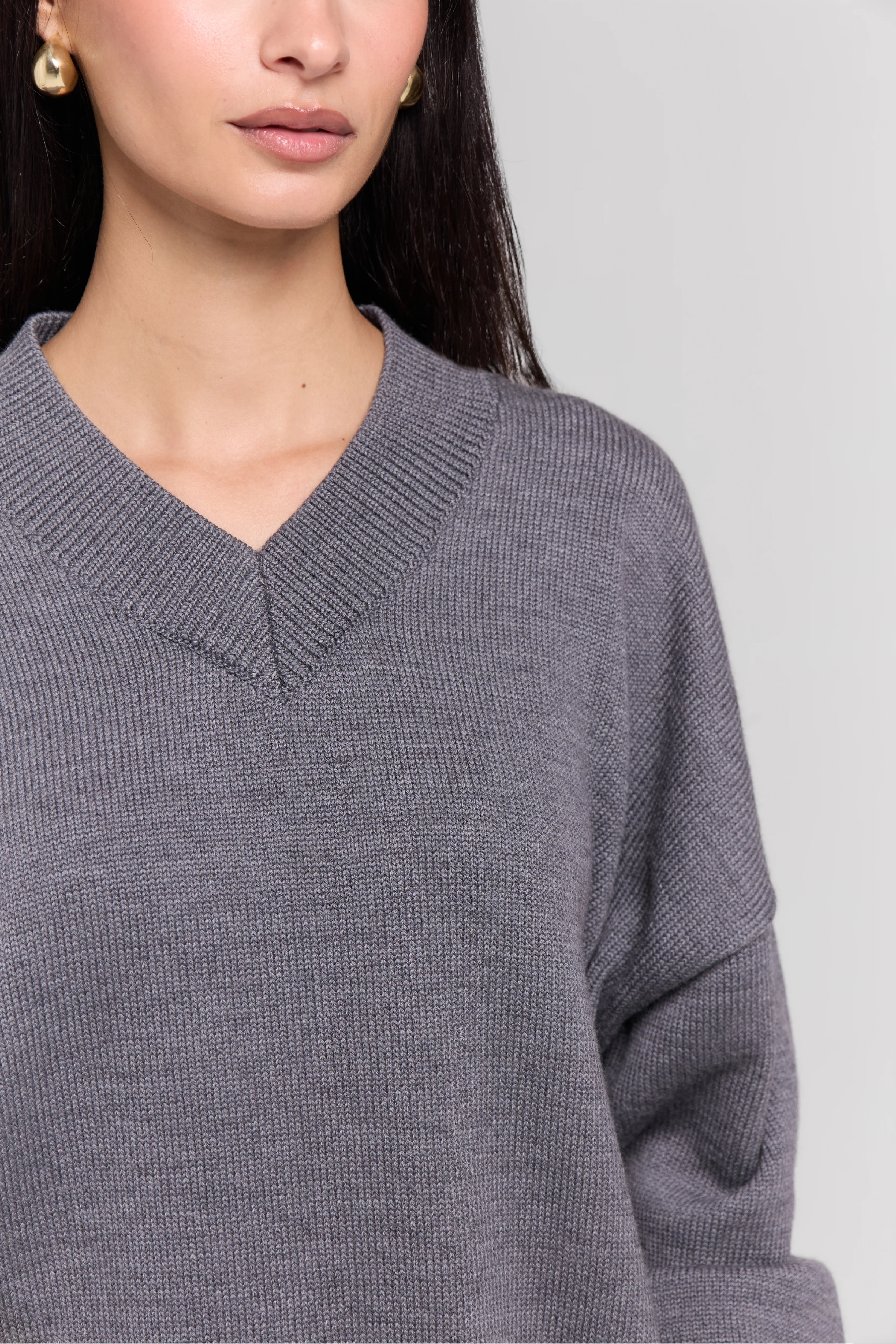 MERINO WOOL SLOUCHY V-NECK SWEATER - Image 4