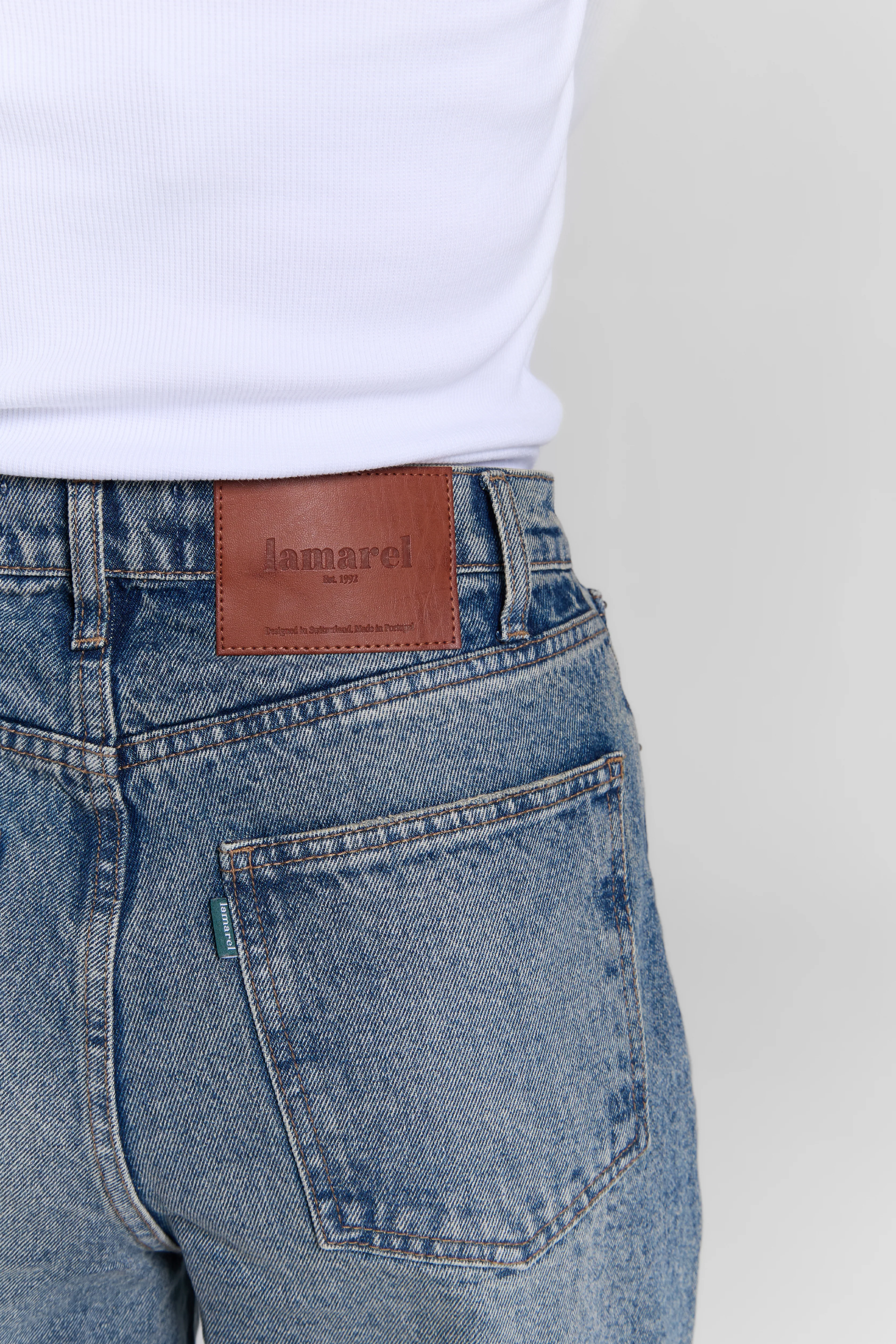 STRAIGHT JEANS CUT - Image 4
